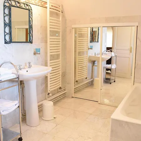 Дом отдыха 4 Bedroom Beautiful In Bosroumois *