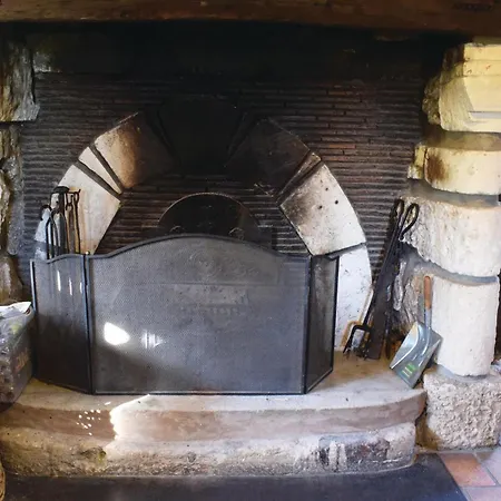 4 Bedroom Beautiful In Bosroumois